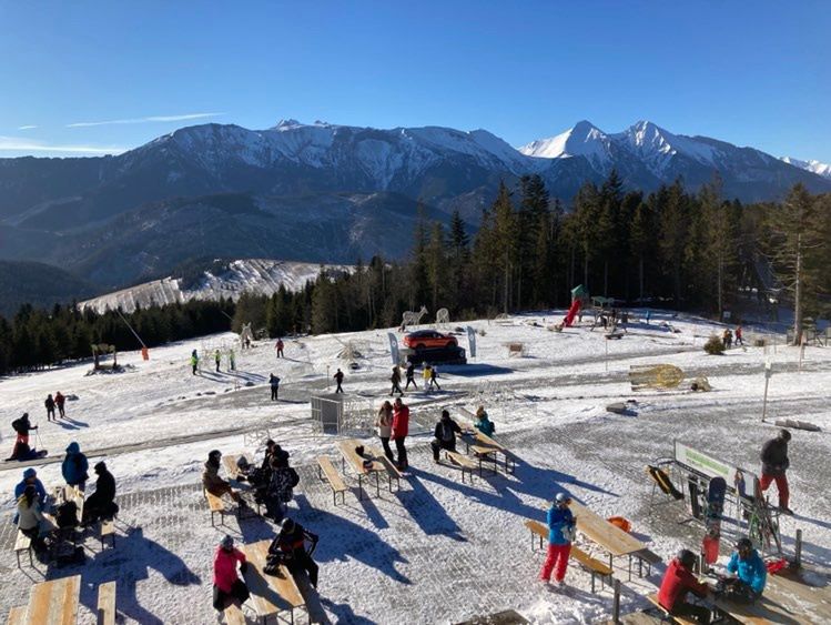 Ośrodek narciarski Bachledka Ski & Sun znajduje się 30 minut od polskiej granicy