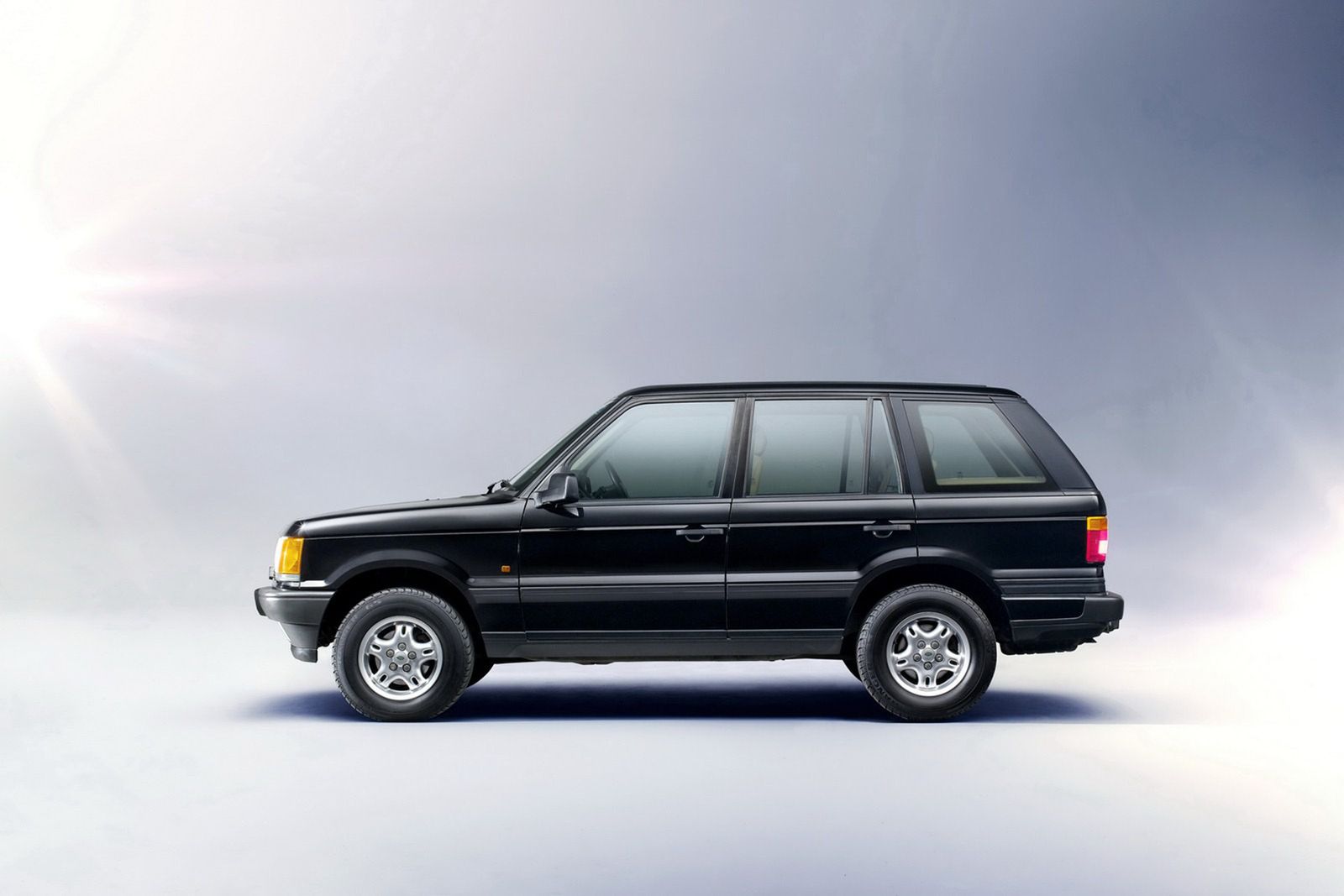 Nowy Ranger Rover (2013) w obszernej galerii 9