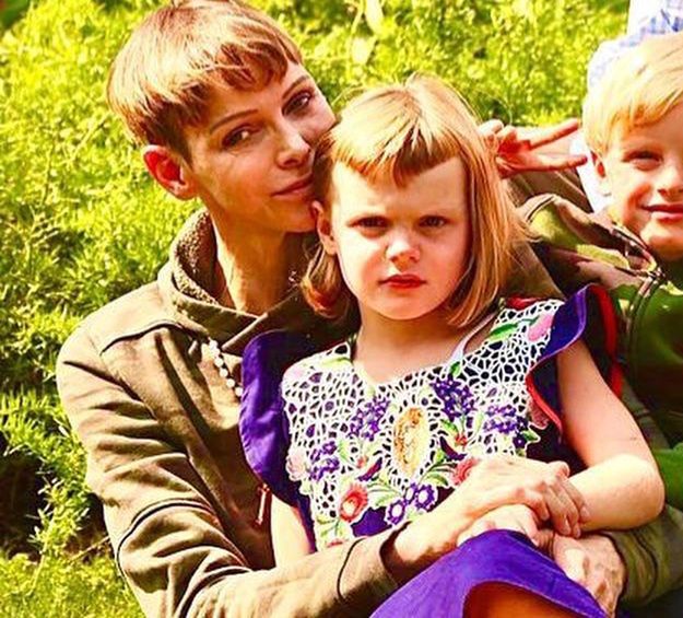 Księżniczka Gabriella postanowiła sama obciąć sobie włosy