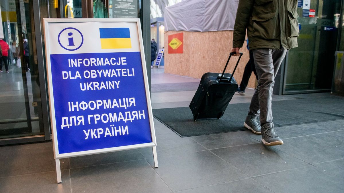 Punkt informacyjny dla uchodzcow z Ukrainy.Lukasz Gdak