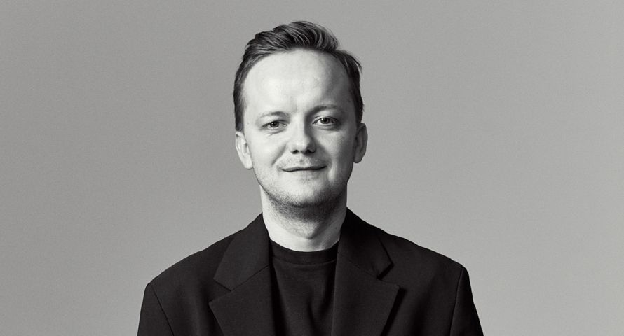 Krzysztof Bożek odpowiada za marki Armani Beauty i Valentino Beauty w Europie