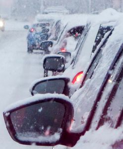 Mandat za zaparowane szyby w samochodzie. Oto jaka kara za to grozi