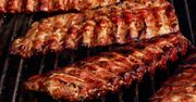 Zapomnij o karkówce. Żeberka po amerykańsku to nowa gwiazda grilla