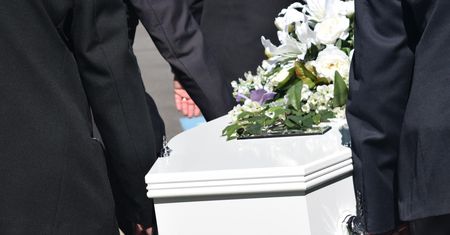 Skandal na cmentarzu. Właściciel zakładu pogrzebowego ma 324 zarzuty