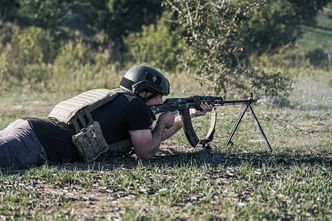 Ukraińcy żołnierze ocenili broń z Polski. Prezes "Łucznika": sprawdza się w trudnych warunkach