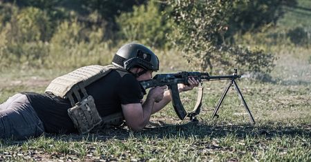 Ukraińcy żołnierze ocenili broń z Polski. Prezes "Łucznika": sprawdza się w trudnych warunkach