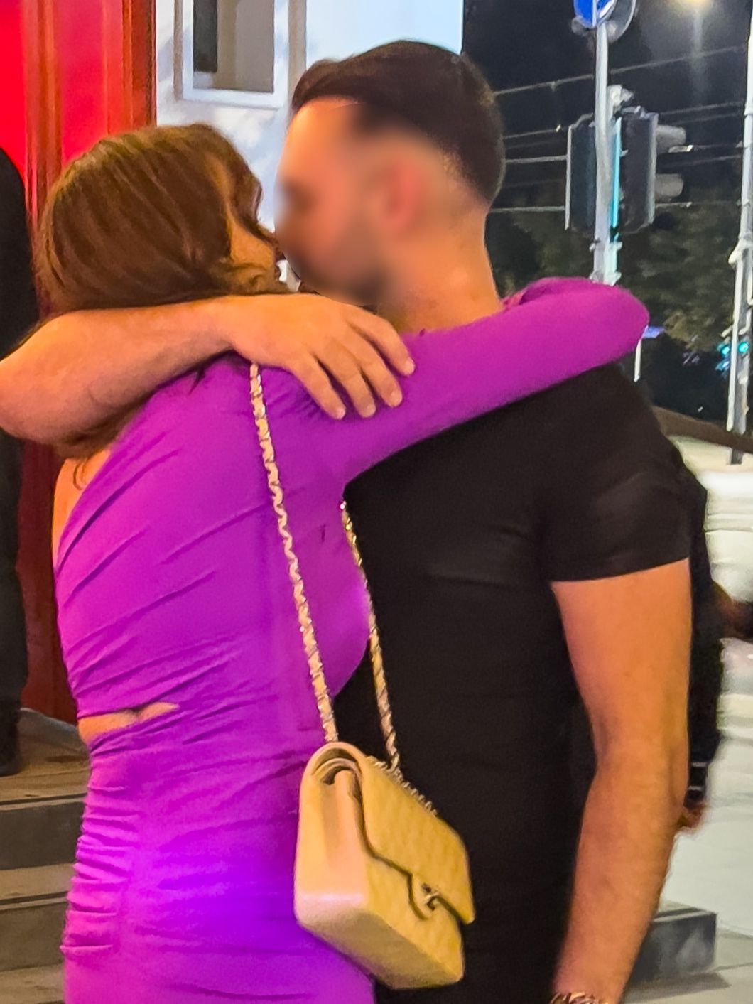 Anna Wendzikowska imprezuje z tajemniczym brunetem