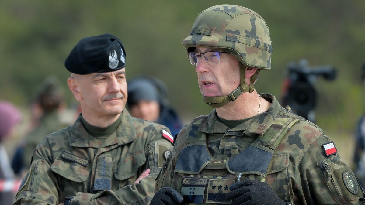 Dowódca Operacyjny Rodzajów Sił Zbrojnych generał Tomasz Piotrowski, Szef Sztabu Generalnego WP generał Rajmund Andrzejczak