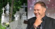 Tomasz Karolak już wie, jak będzie wyglądać jego grób: "Będzie taka szafka. (...) W tej szafce zawsze będzie taka flaszka"