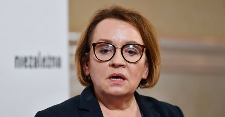 KE ostrzega Polskę. Reakcja europosłanki PiS