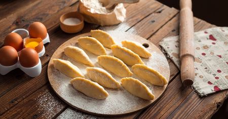 Dietetyk analizuje skład pierogów i uszek. Kupujesz w Lidlu lub Biedronce?
