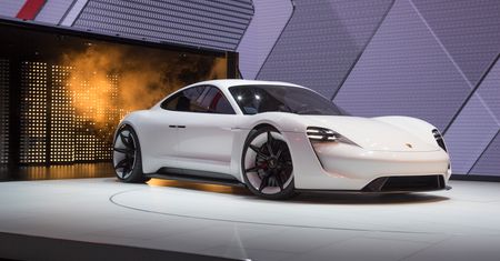 Byłem w Zuffenhausen i widziałem rewolucję. Porsche szykuje się na Mission E z hollywoodzkim rozmachem