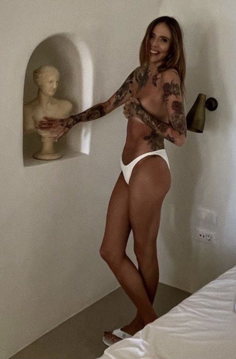 Wyzwolona Maja Sablewska pozuje TOPLESS