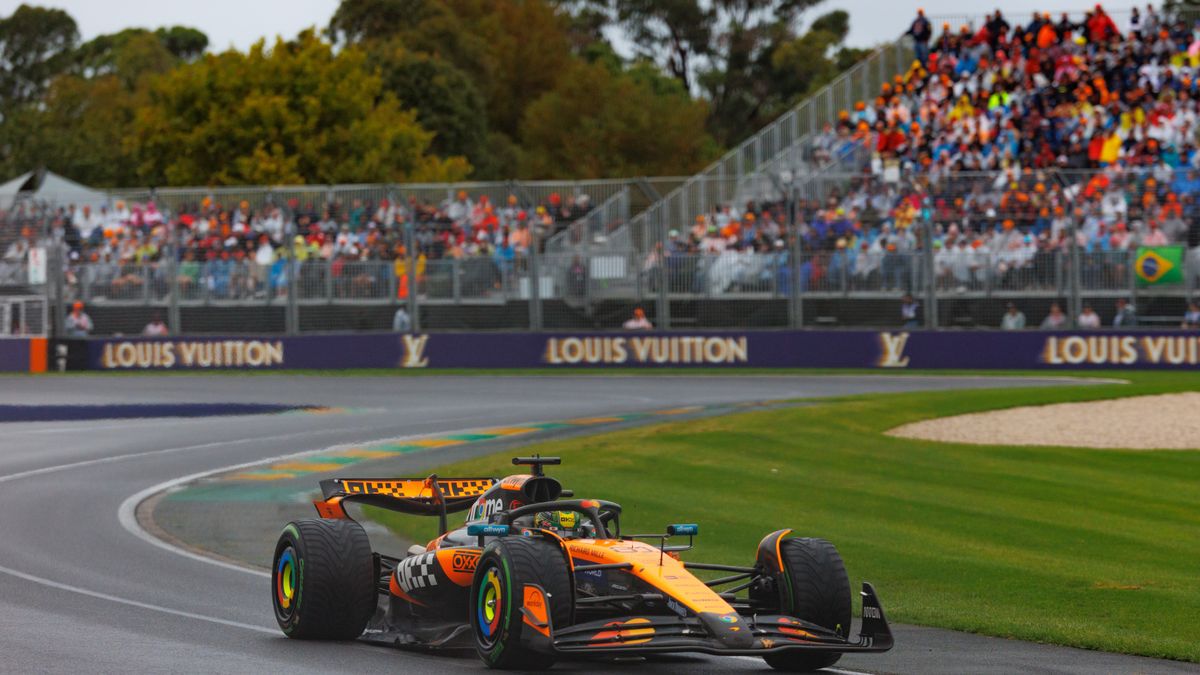 MELBOURNE, VICTORIA, AUSTRALIA - 2025/03/16: Oscar Piastri of Australia drives the (81) McLaren Formula 1 Team MCL39 during the F1 Grand Prix of Australia at the Albert Park Grand Prix circuit. (Photo by George Hitchens/SOPA Images/LightRocket via Getty Images)