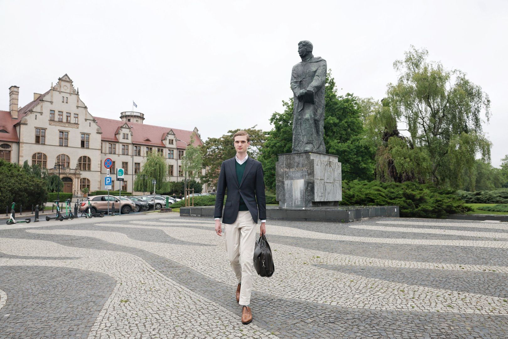 Karol Wapniarski, student UAM, który napisał licencjat w 277 dni dla Głosu Wielkopolskiego: Po ukończeniu licencjatu byłem bardzo zmęczony. Miałem do zdobycia 71 ocen w niecały rok.
