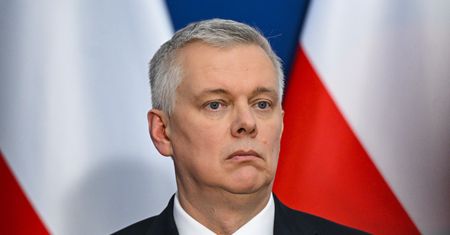 Zamieszanie po RBN. Siemoniak do człowieka Nawrockiego: Kłamstwo