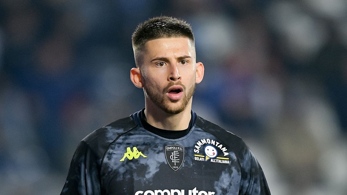 Guglielmo Vicario of Empoli FC during the Serie A match between Empoli FC and SSC Napoli at Stadio Carlo Castellani on February 25, 2023 in Empoli (FI), Italy (Photo by Giuseppe Maffia/NurPhoto via Getty Images)