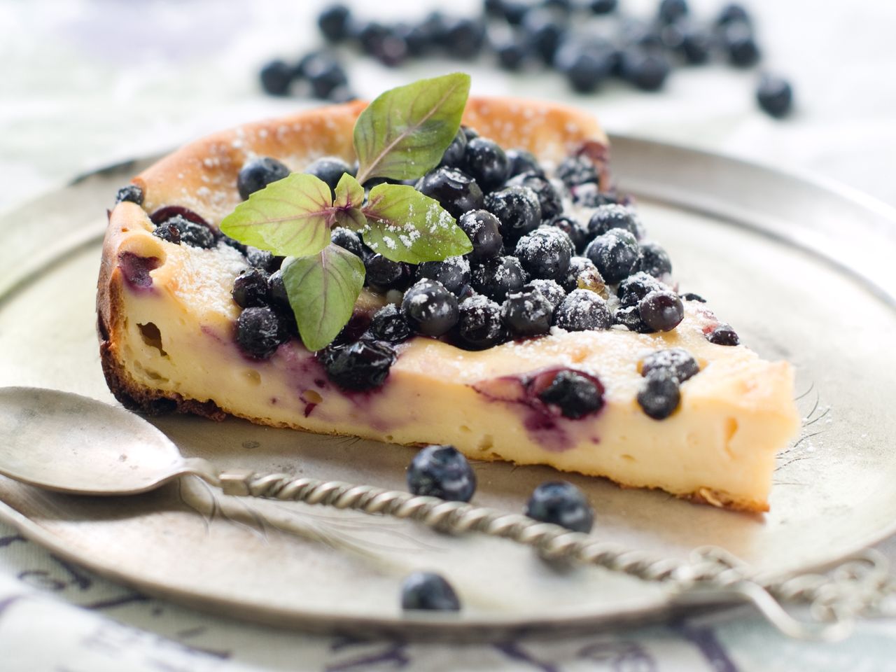 Jetzt ist Heidelbeer-Zeit: Rezept für saftigen Joghurtkuchen!