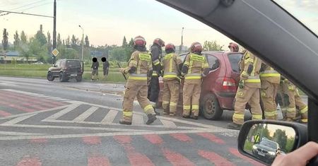Zderzenie dwóch aut na Diamentowej w Lublinie. Są utrudnienia na skrzyżowaniu z Wrotkowską