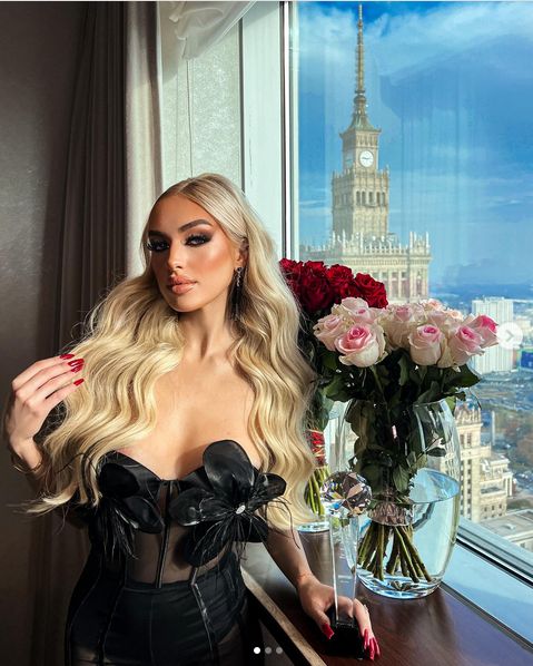 Caroline Derpienski pochwaliła się kosztownymi butami