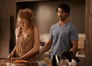 Ta afera się nie kończy. Powiedział ciężarnej Blake Lively, że jest obrzezany