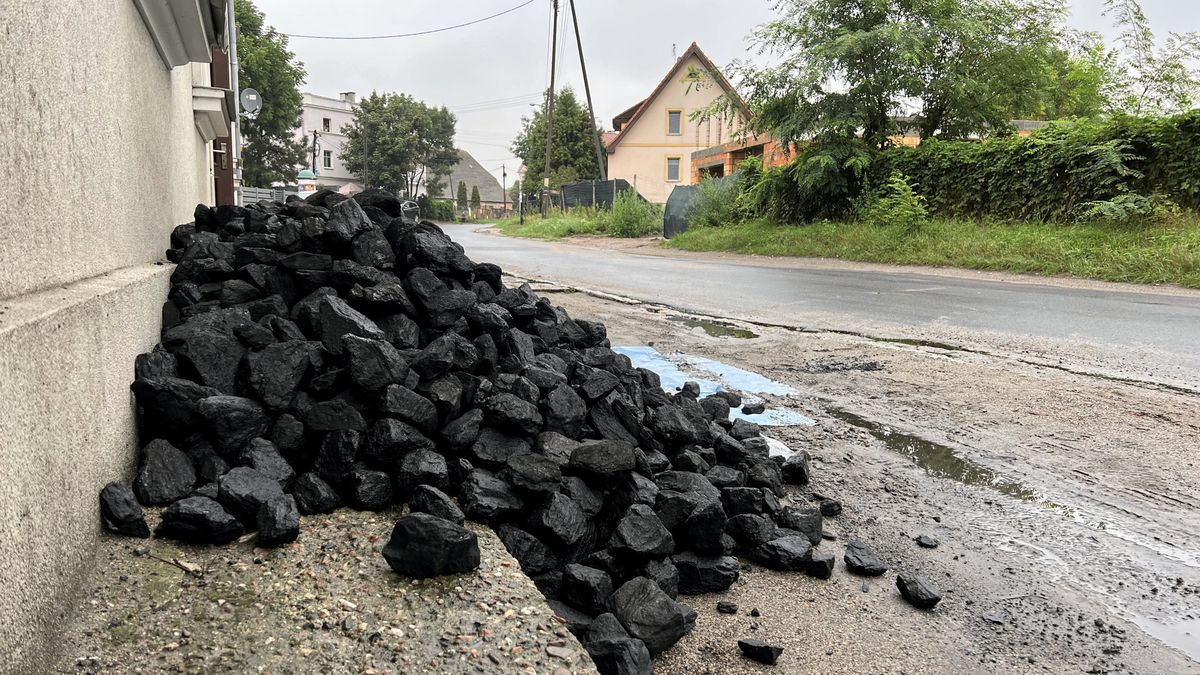 Węgiel sprzedawany przez samorządy nie będzie podlegał reklamacji? UOKiK odpowiada 
