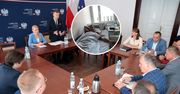 Wykończyła go polityka? Poseł trafił do szpitala, mówi o objawach