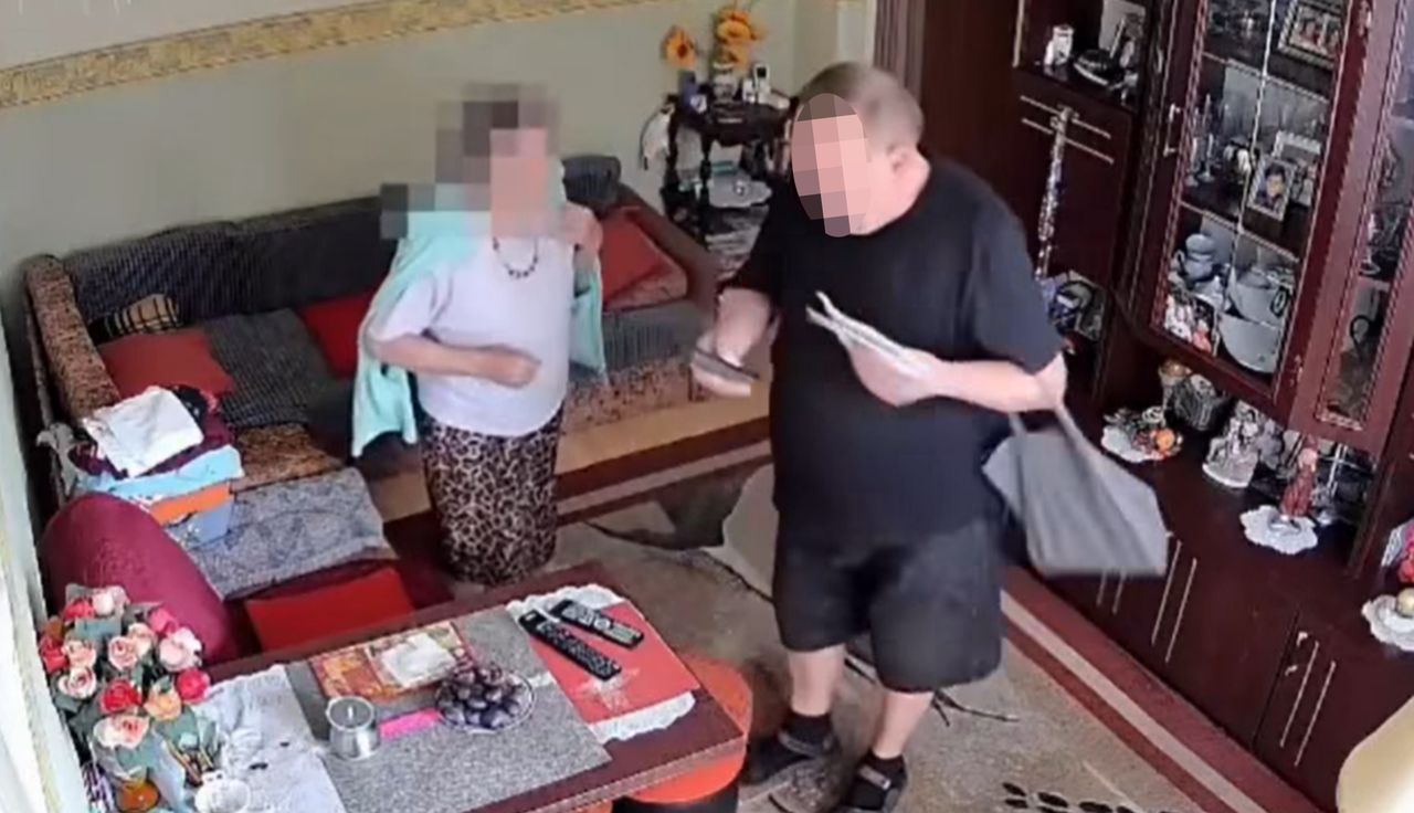 Nagle zerwało połączenie. "Zajrzała" do jej mieszkania i krzyknęła