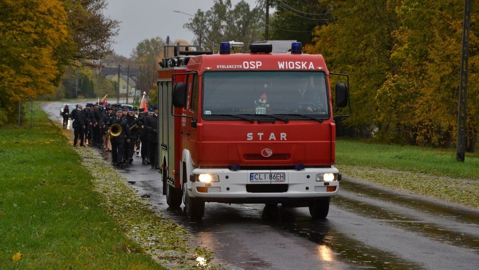 Przekazanie samochodu dla OSP w Wiosce w gm. Skępe