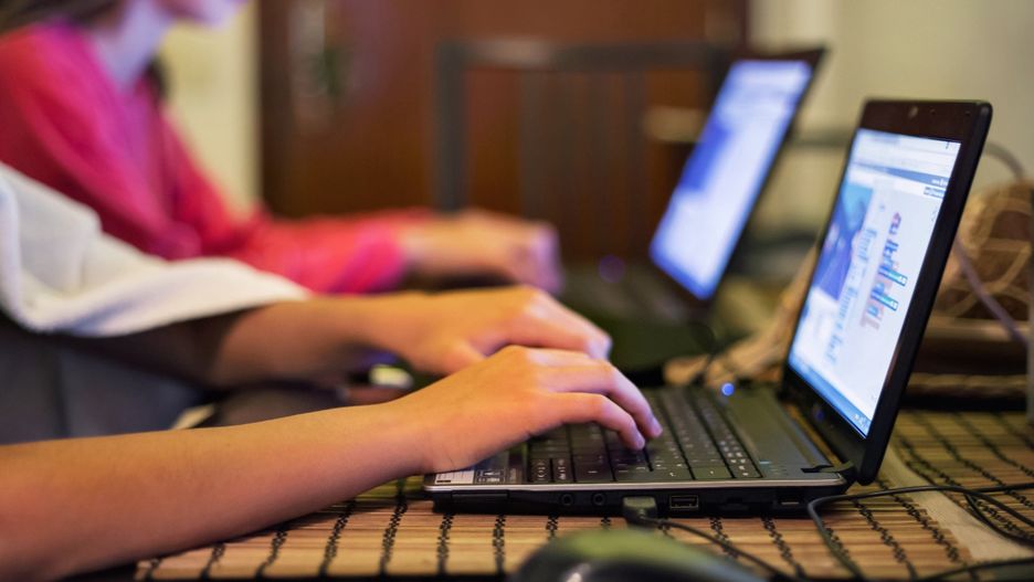 Będzie konkurs, w ramach którego rząd rozda laptopy