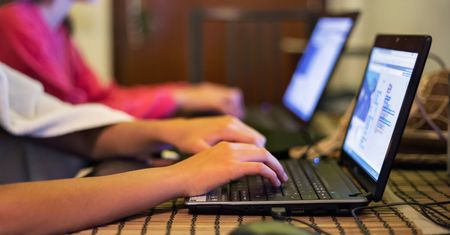 Będzie konkurs z laptopami. Rząd PiS kupił ich za dużo