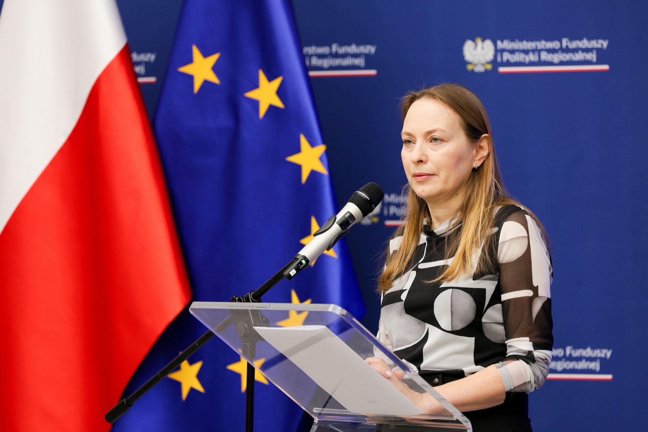 Warszawa, 03.01.2025. Minister funduszy i polityki regionalnej Katarzyna Pełczyńska-Nałęcz podczas konferencji prasowej w siedzibie ministerstwa w Warszawie, 3 bm. Tematem konferencji były priorytety Ministerstwa Funduszy i Polityki Regionalnej podczas Prezydencji Polski w Radzie UE. (ad) PAP/Paweł Supernak
