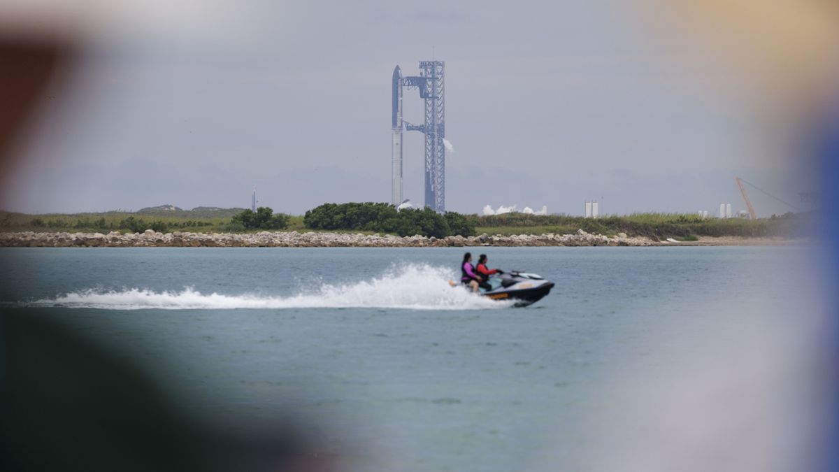 Rakieta Muska uziemiona. Tym razem zawiniła pogoda