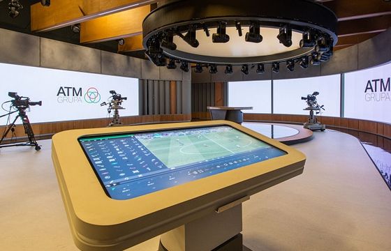 Viaplay z większym studiem w Warszawie: 12  kabin komentatorskich