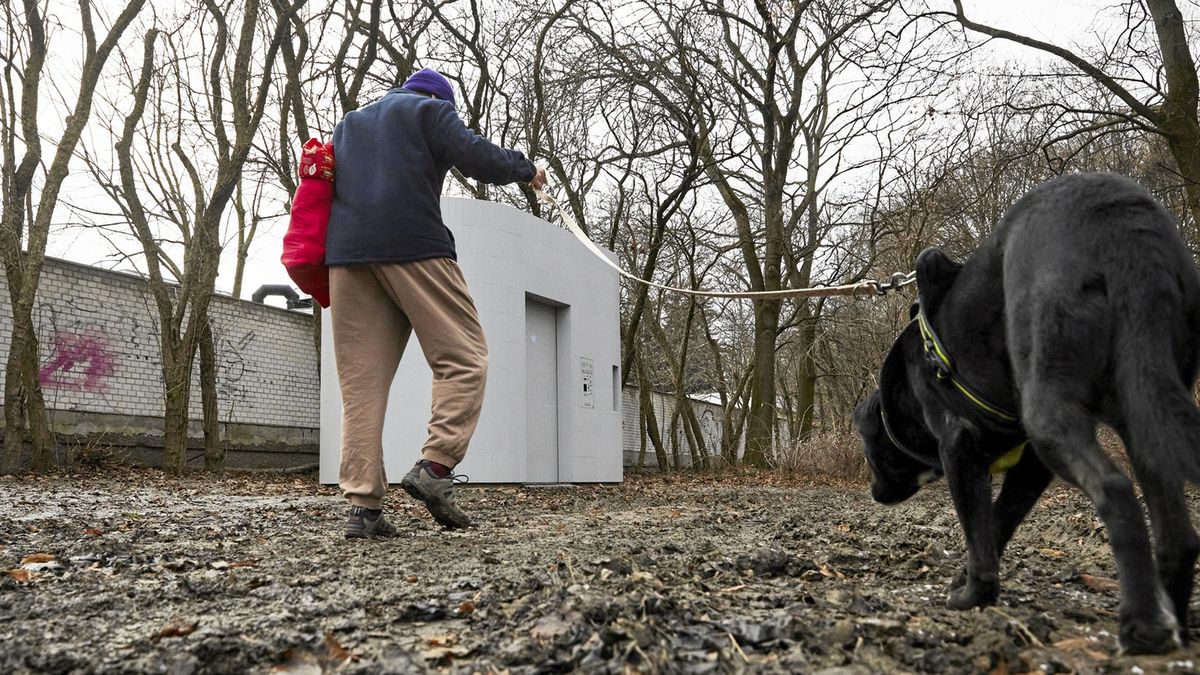 Dotychczas dojście do kontrowersyjnej toalety było trudne