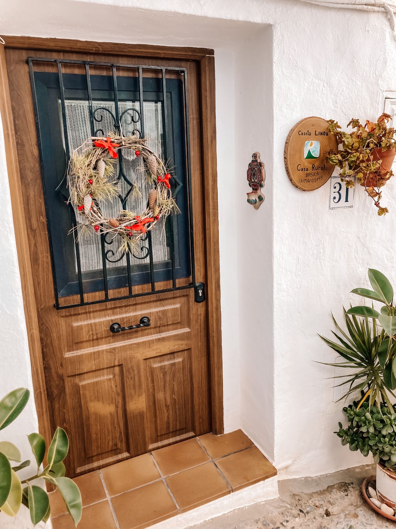 Halloweenowy wieniec na drzwi? Dlaczego nie! Te wieńce Cię zachwycą