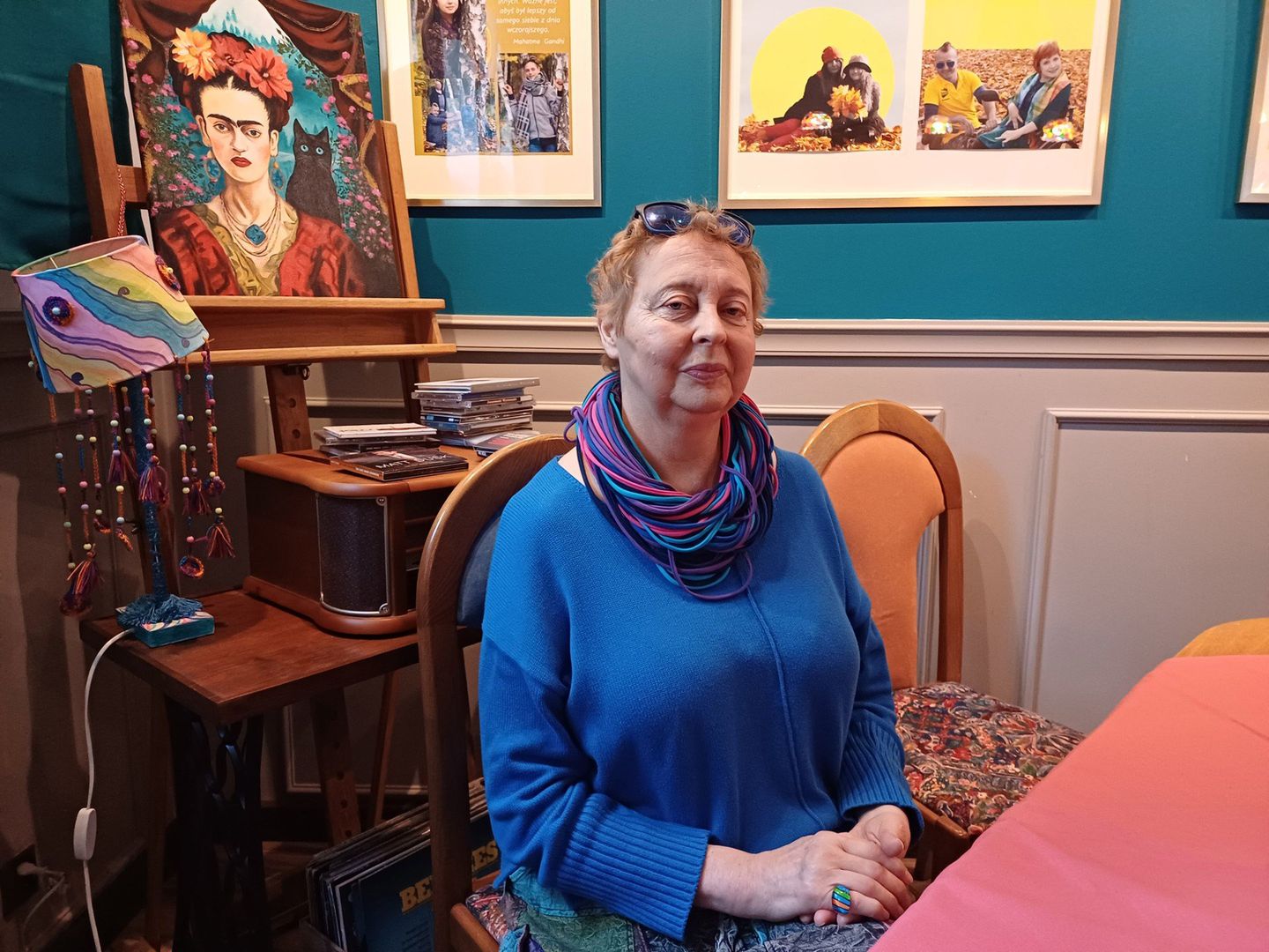 Agnieszka Polak, prezes Fundacji Nasze Zdrowie w Starachowicach i pomysłodawczyni utworzenia kawiarni będącej miejscem aktywizacji zawodowej osób z niepełnosprawnościami. 