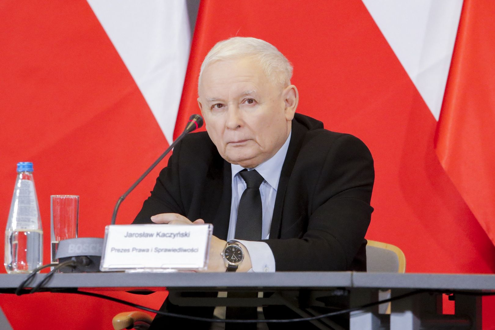 "Pan Kaczyński nie rozumie". Prezes PiS wygłosił bzdurę, a bili mu brawo