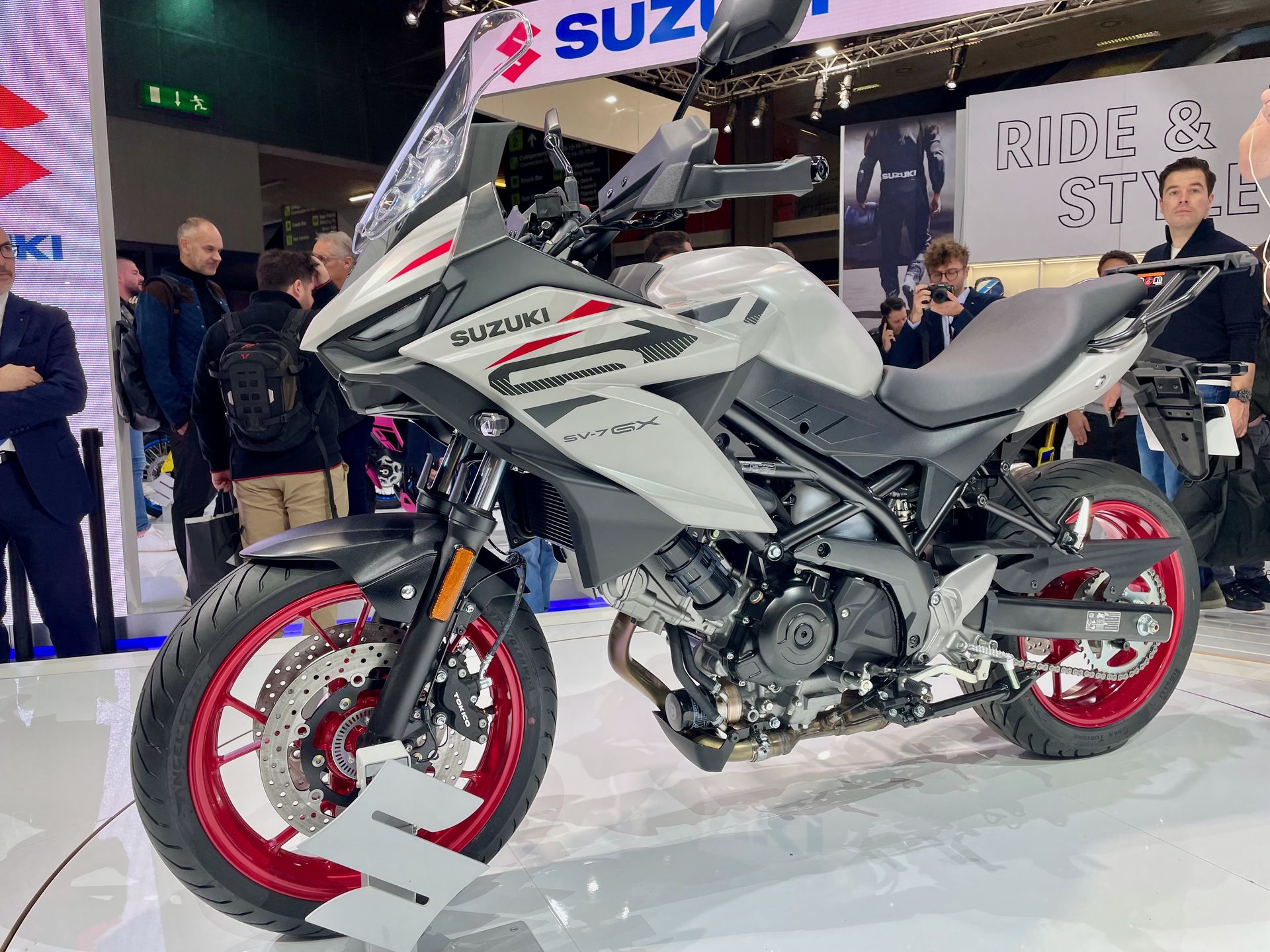Suzuki SV-7GX