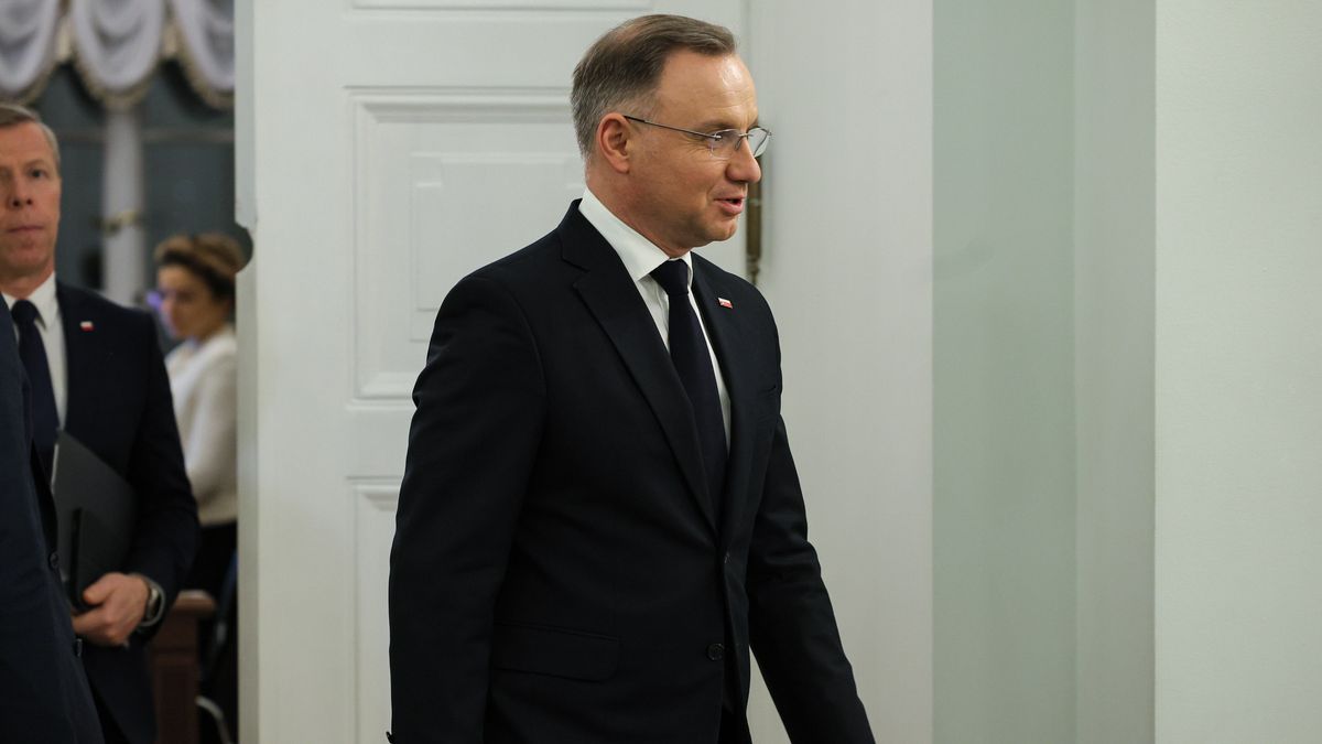 Warszawa, 12.12.2024. Prezydent RP Andrzej Duda podczas konsultacji społecznych prezydenta RP ze stroną pracowników i pracodawców w sprawie ustawy z 6 grudnia 2024 o zmianie ustawy o dniach wolnych od pracy oraz niektórych innych ustaw, 12 bm. w Pałacu Prezydenckim w Warszawie. (mr) PAP/Rafał Guz