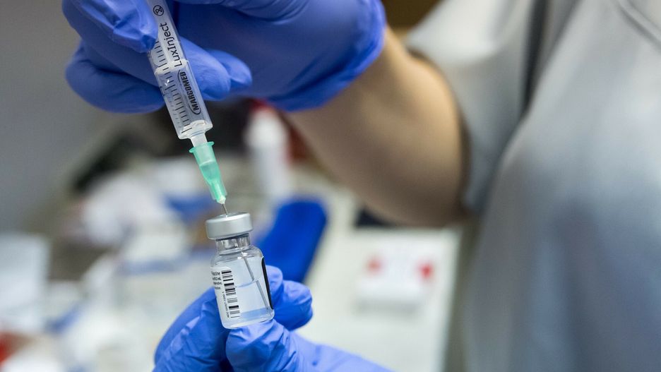 Szczepionka na COVID. Ile osób w Polsce już zaszczepiono? Akcja nabiera tempa