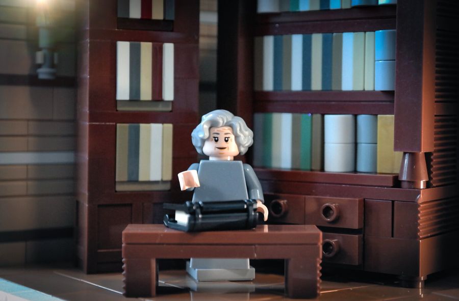 Wisława Szymborska z klocków LEGO