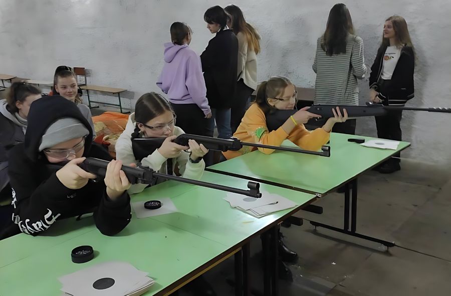 Szkolenia ze strzelania w ukraińskich szkołach