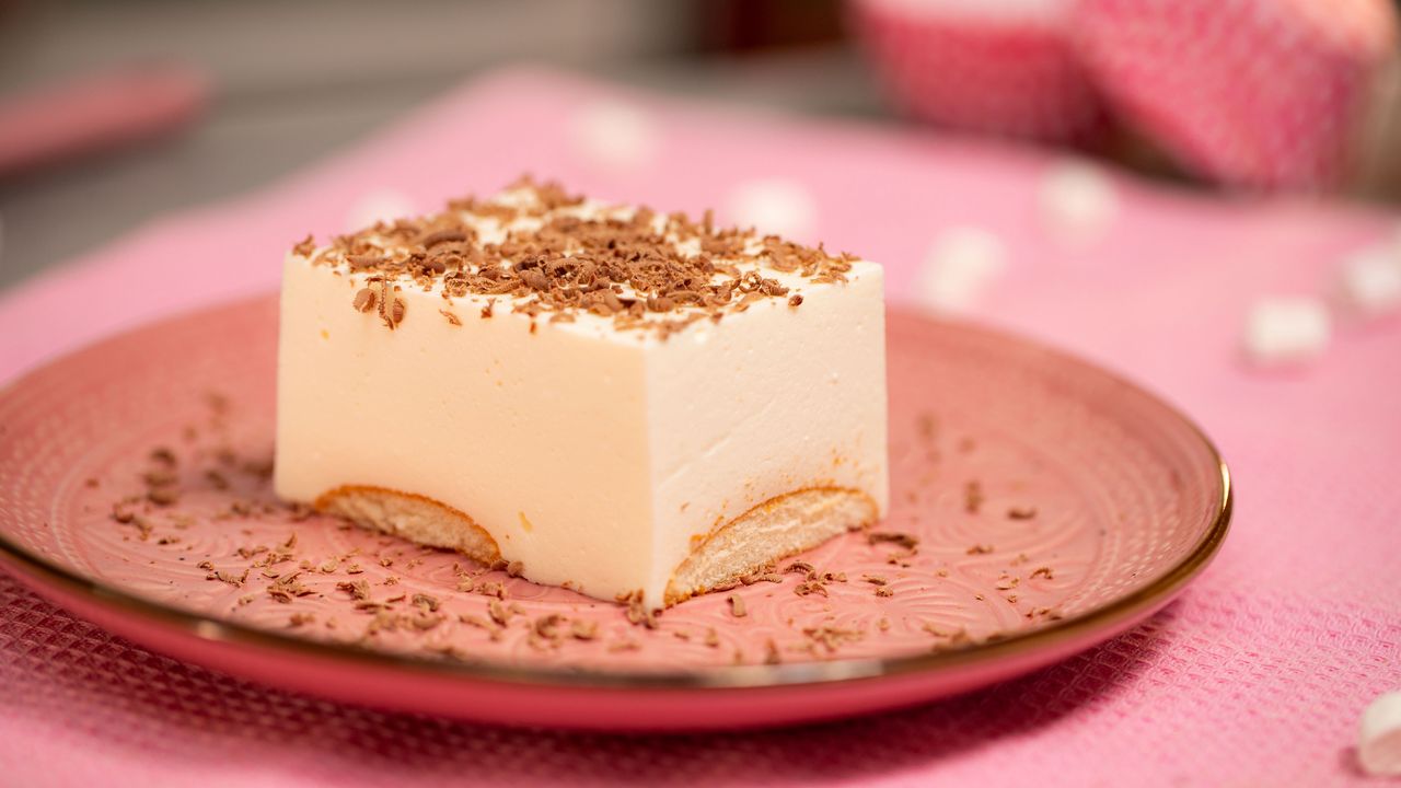 Cloud-like indulgence: No-bake cheesecake delight