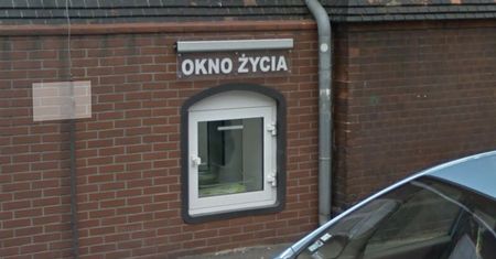 Alarm w oknie życia. Zakonnice znalazły w nim 20-latka!