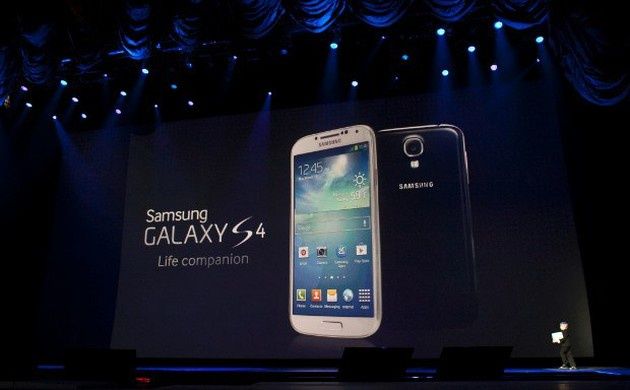 Samsung Galaxy S4 smartfon problemy wyświetlacz