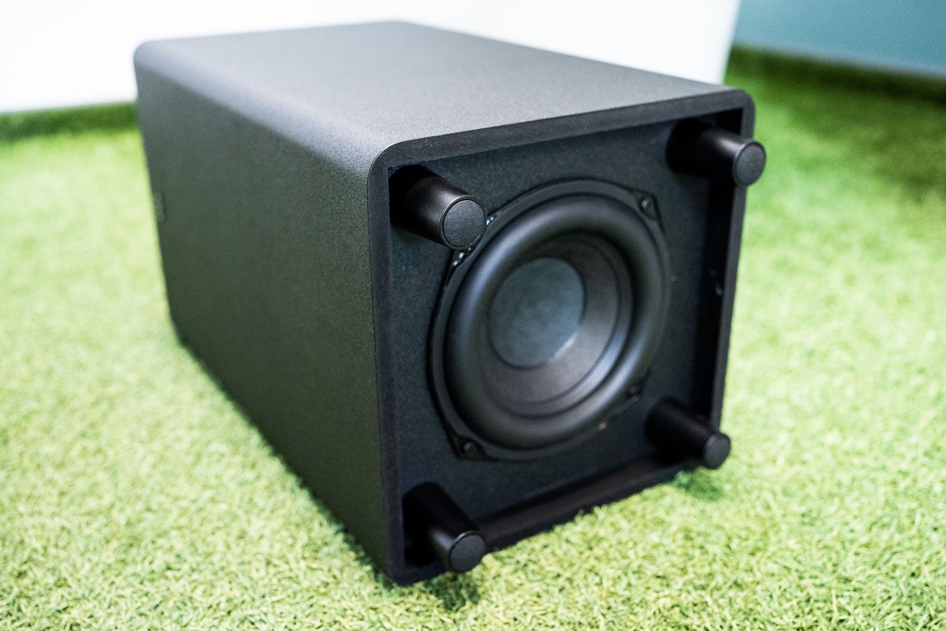 TCL TS-8132 - Soundbar z subwooferem - subwoofer od spodu