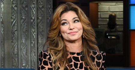 57-letnia Shania Twain pokazała się w PLATYNOWYCH włosach. Jest nie do poznania! (ZDJĘCIA)