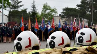 Legionowo: Wzruszające chwile podczas święta strażaków. Młodzi druhowie złożyli ślubowanie