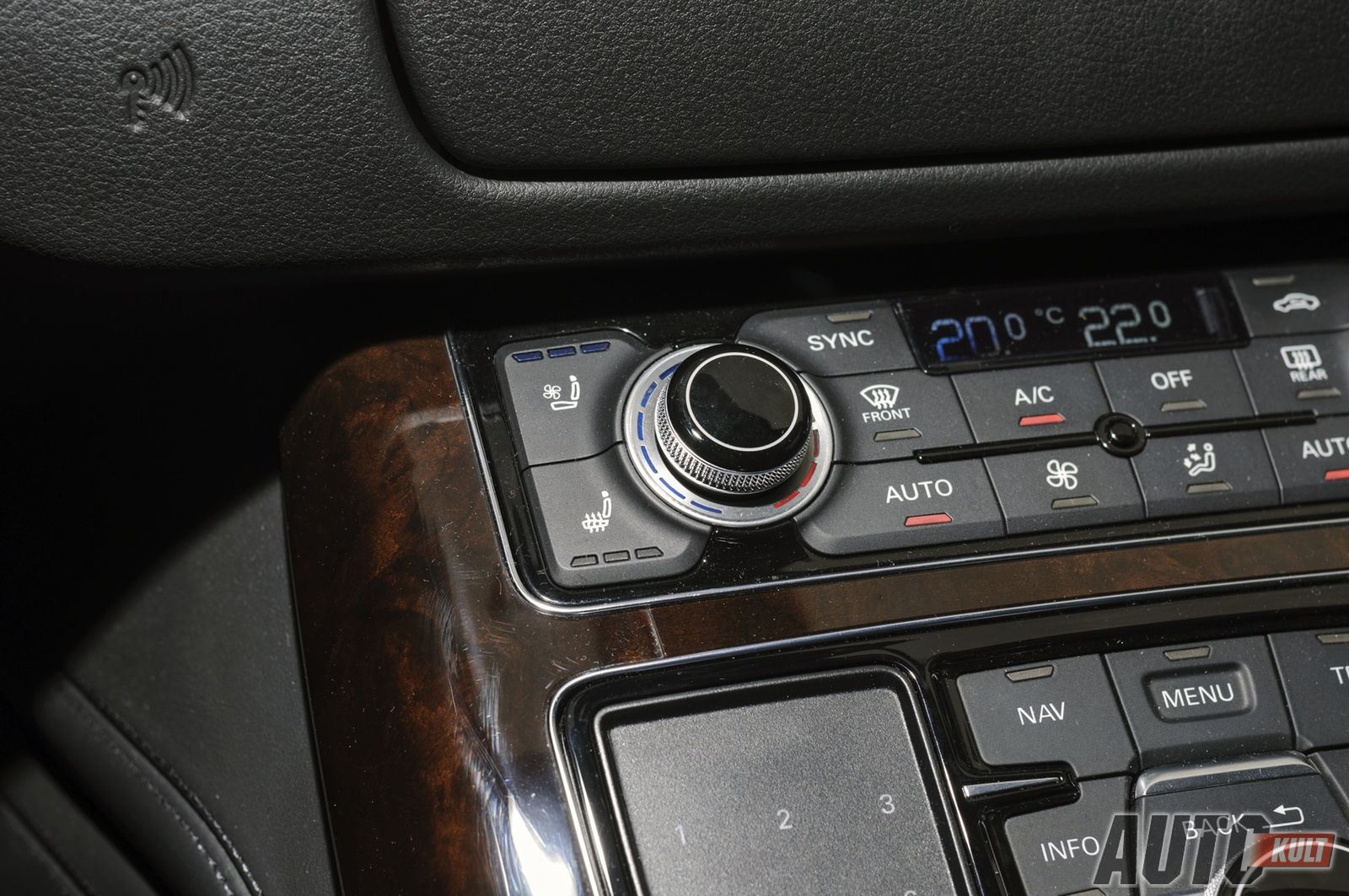 BMW 750d xDrive M-Sport kontra Audi A8 4.2 TDI quattro - test [galeria] 27